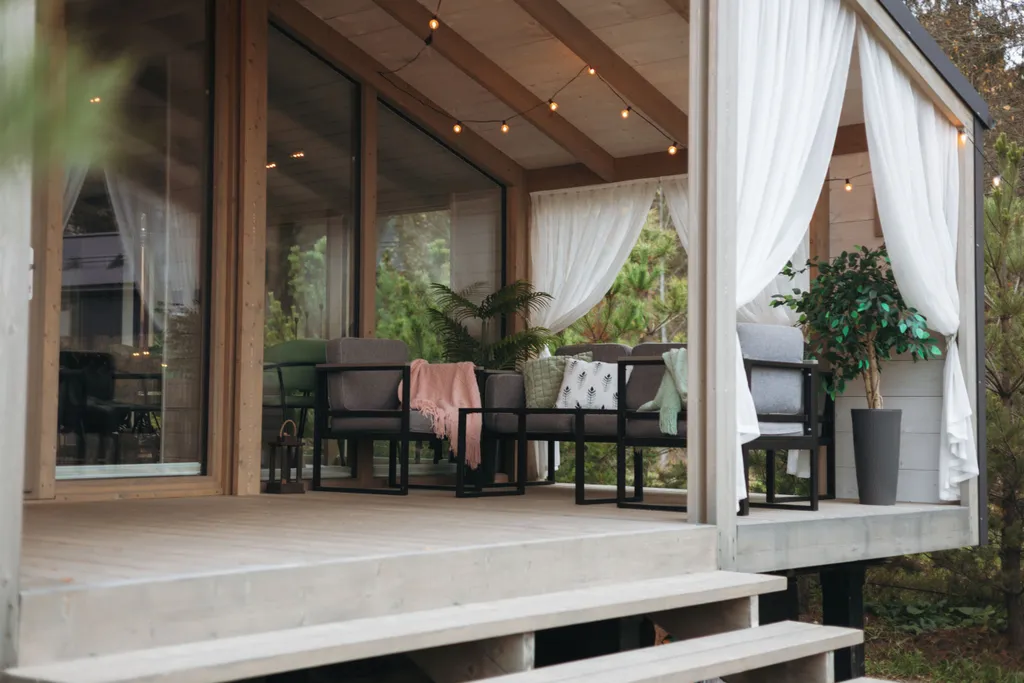 Дом с баней бочкой у воды и леса Green house