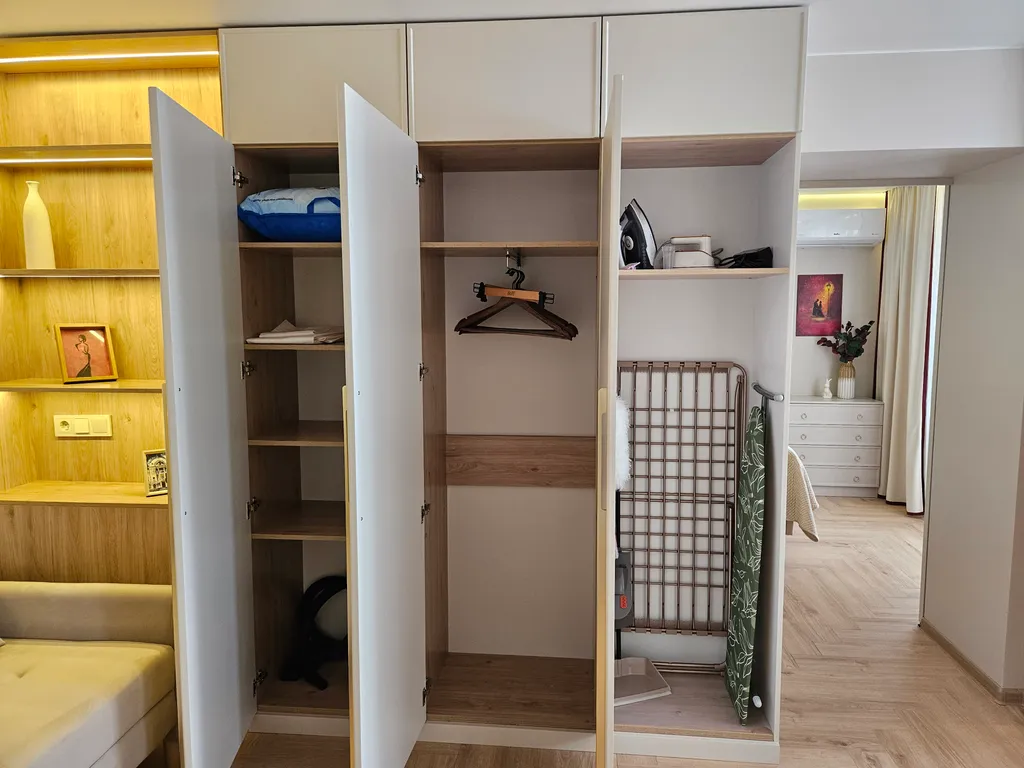 Элеганс в видом на Волгу и фонтаны, главная пешеходная улица