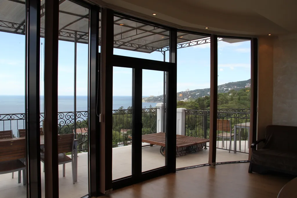 Квартира Видовая студия с террасой — аренда посуточно в Кореиз