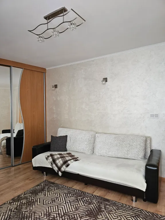 Тихая квартира в самом центре с видом на сквер