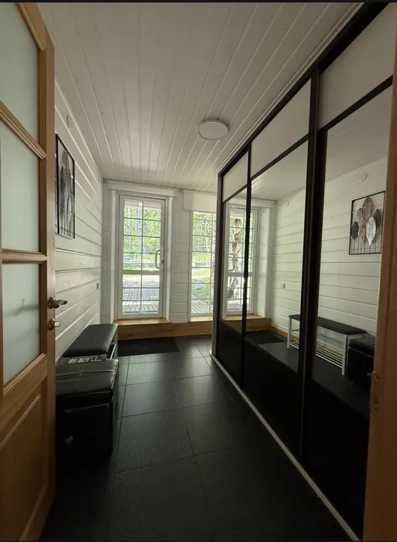 Вилла на берегу Ангары