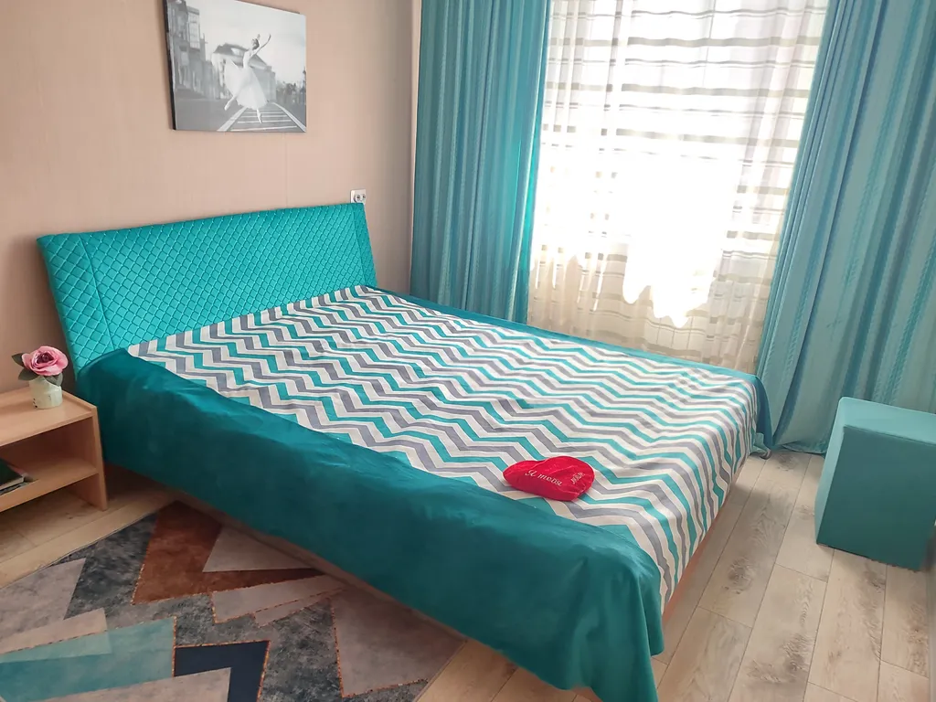 2-комнатная квартира в центре города — аренда посуточно в Саяногорск