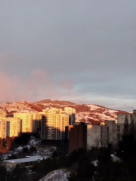 Двухкомнатная уютная квартира с видом на горы