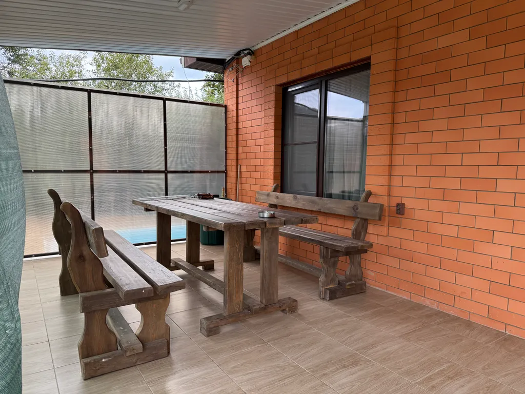 Домик для отдыха с банькой и теплым бассейном