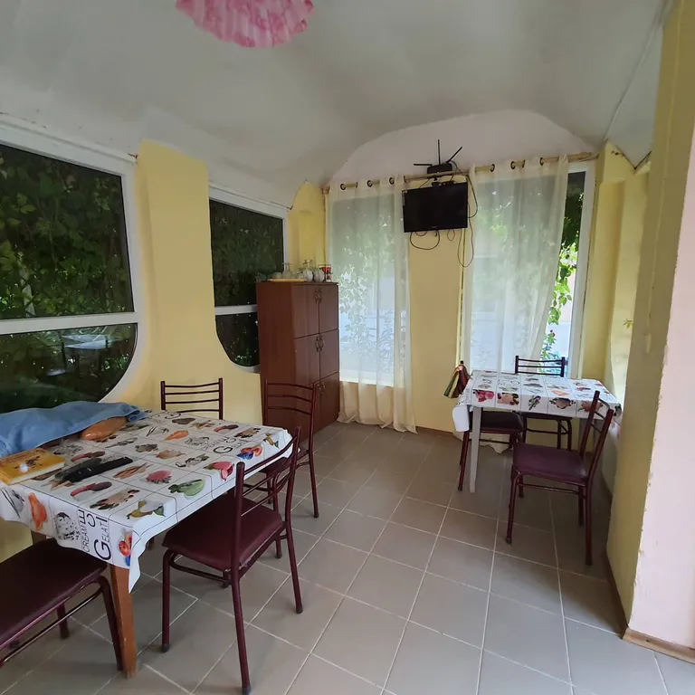 Отдельный домик в частном дворе