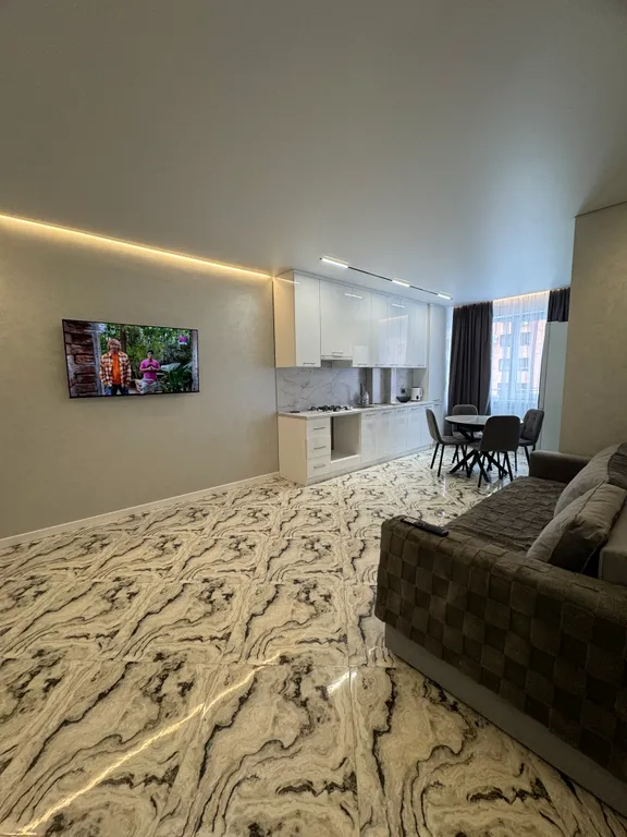 Квартира с дизайнерским ремонтом и видом на горы