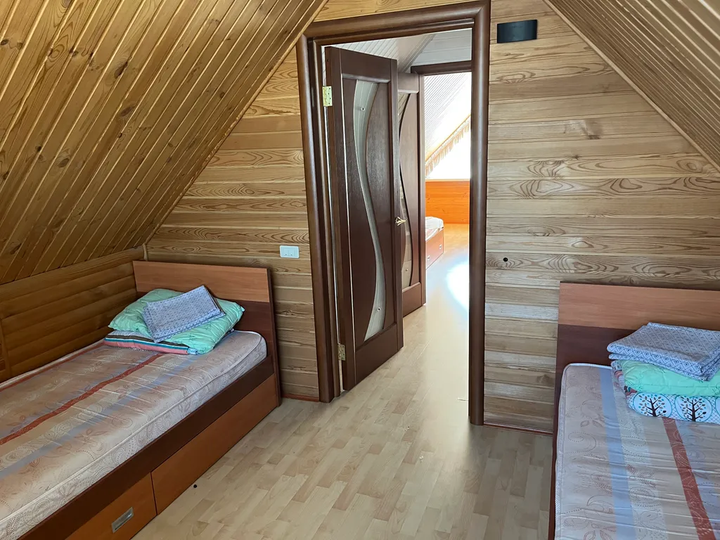 Большой уютный трёхэтажный коттедж вблизи озера