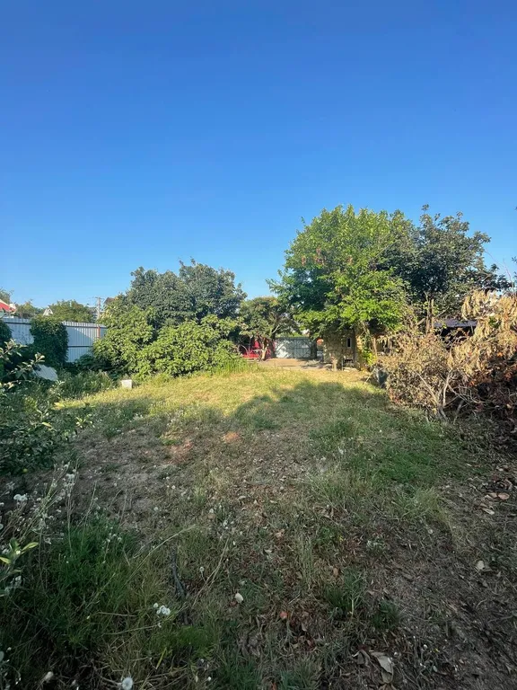 Уютный дом с садом