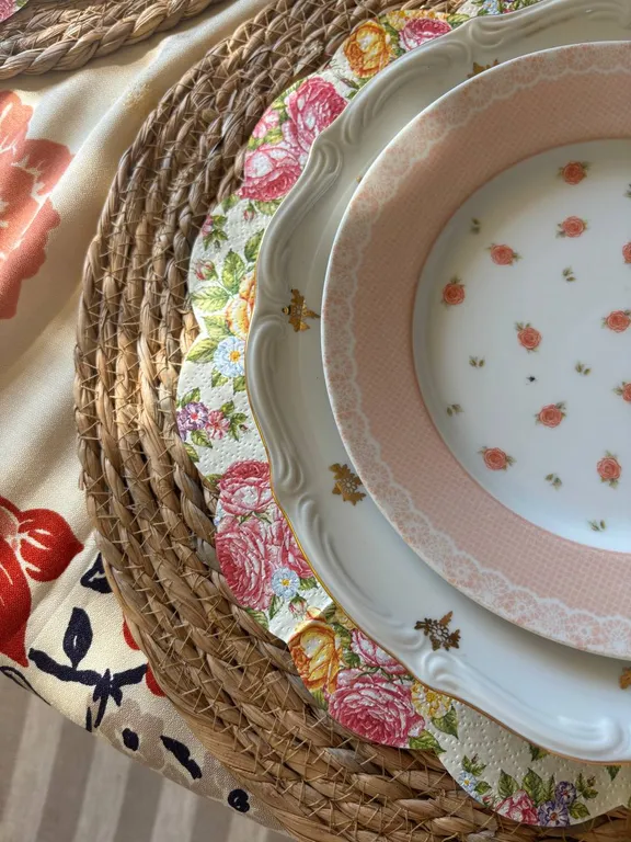 Деревенский домик в лесу