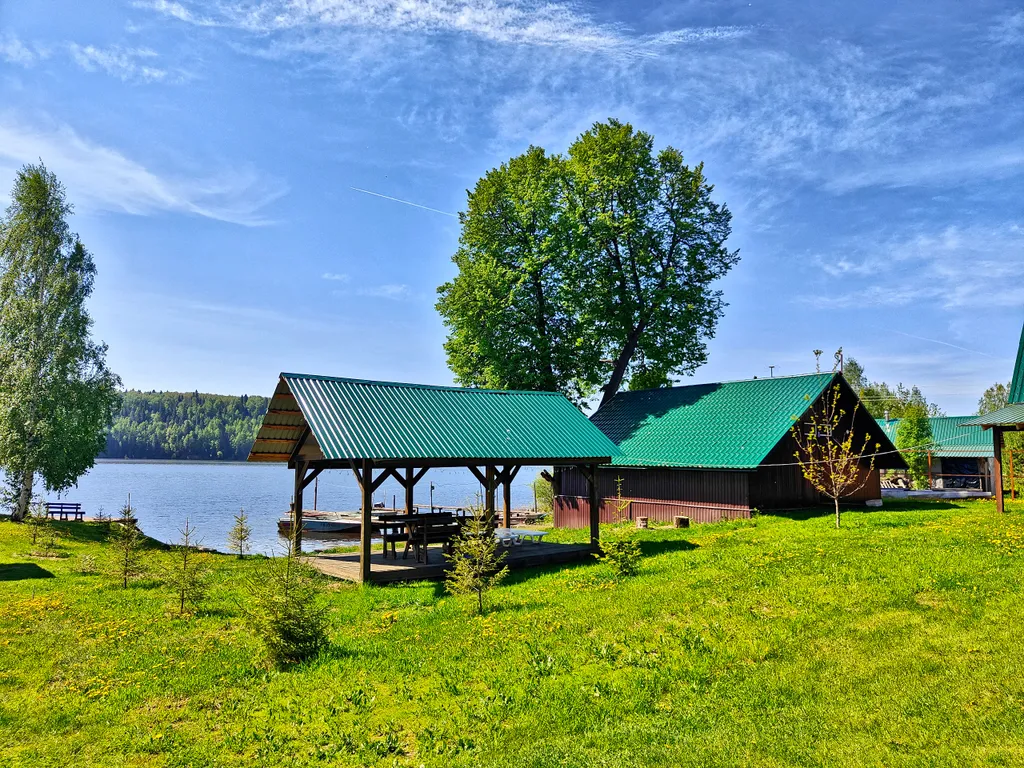 Уютный дом на берегу реки Чусовая