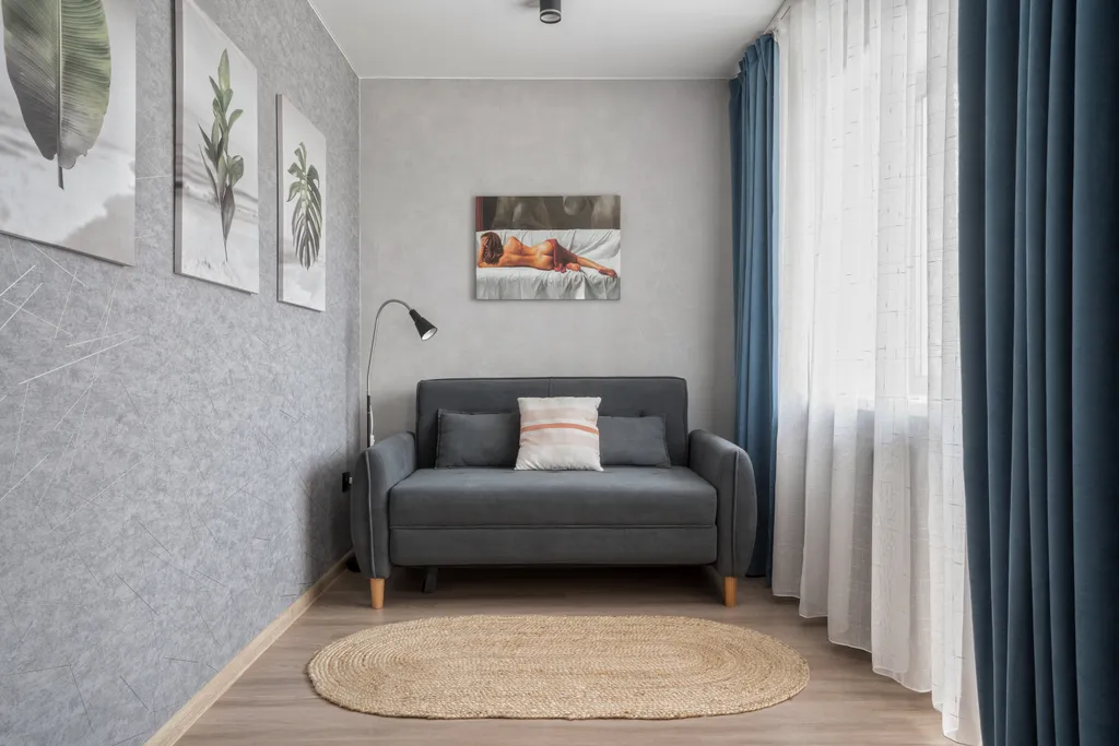 Красивая двухкомнатная квартира формата Евро рядом с набережной пруда