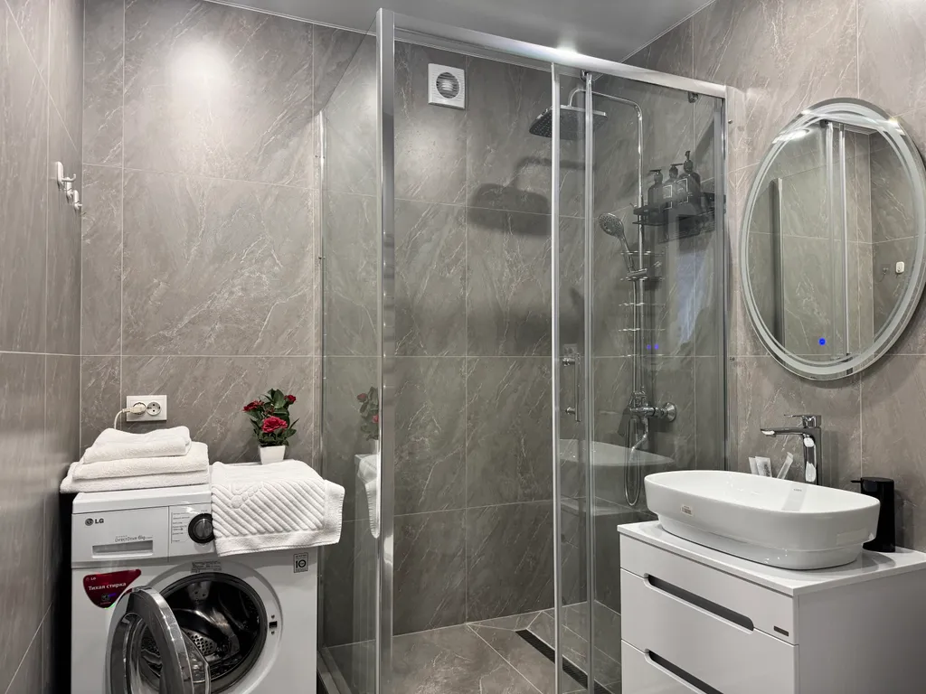 Лазурный берег квартира -студия на набережной