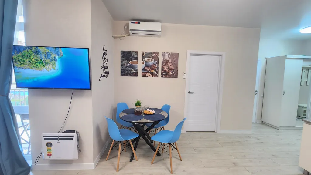 Шикарная евродвушка с видом на бассеин