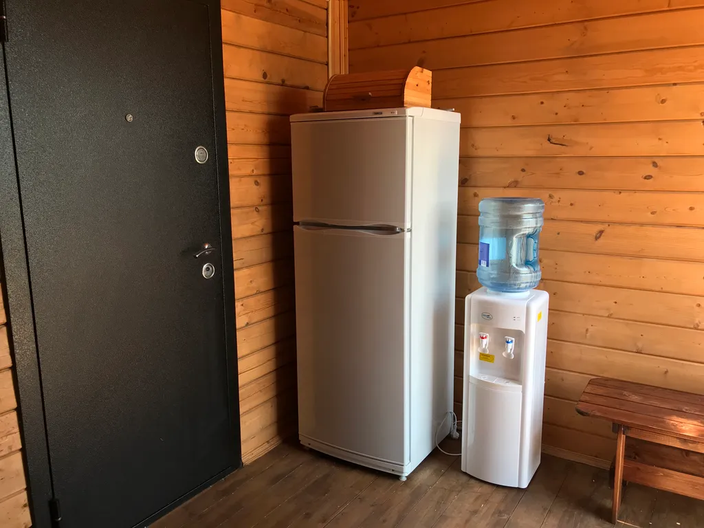 Уютные домики у канала