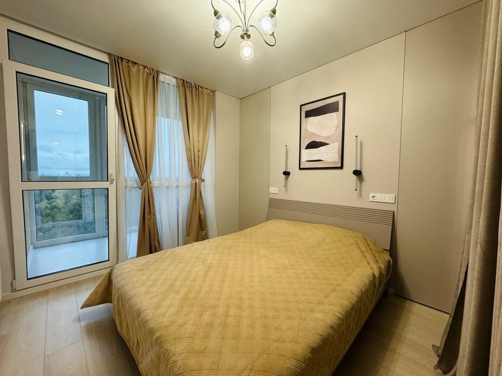 Изысканный апартамент с видом на парк Челюскинцев