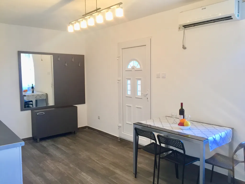 Апартаменты с отдельной спальней City и видом на горы