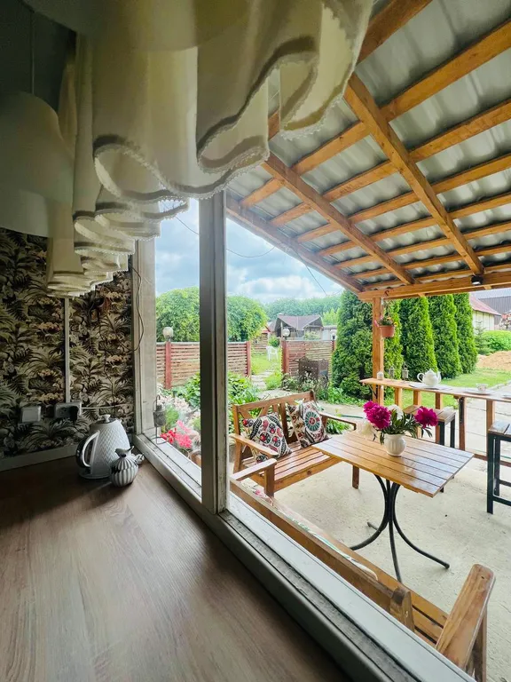 Уютная студия с выходом в сад