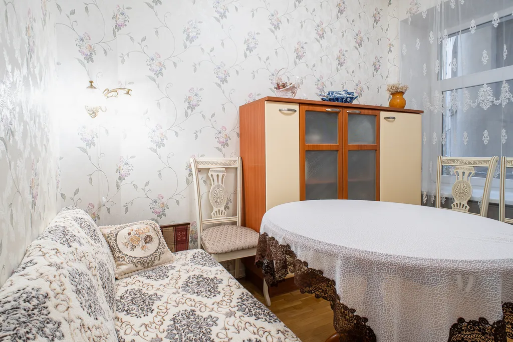 Трёхкомнатная квартира с парковкой в историческом центре