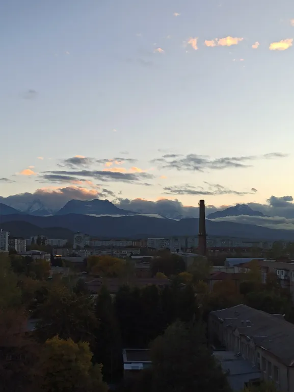 Классная уютная квартира с видом на горы