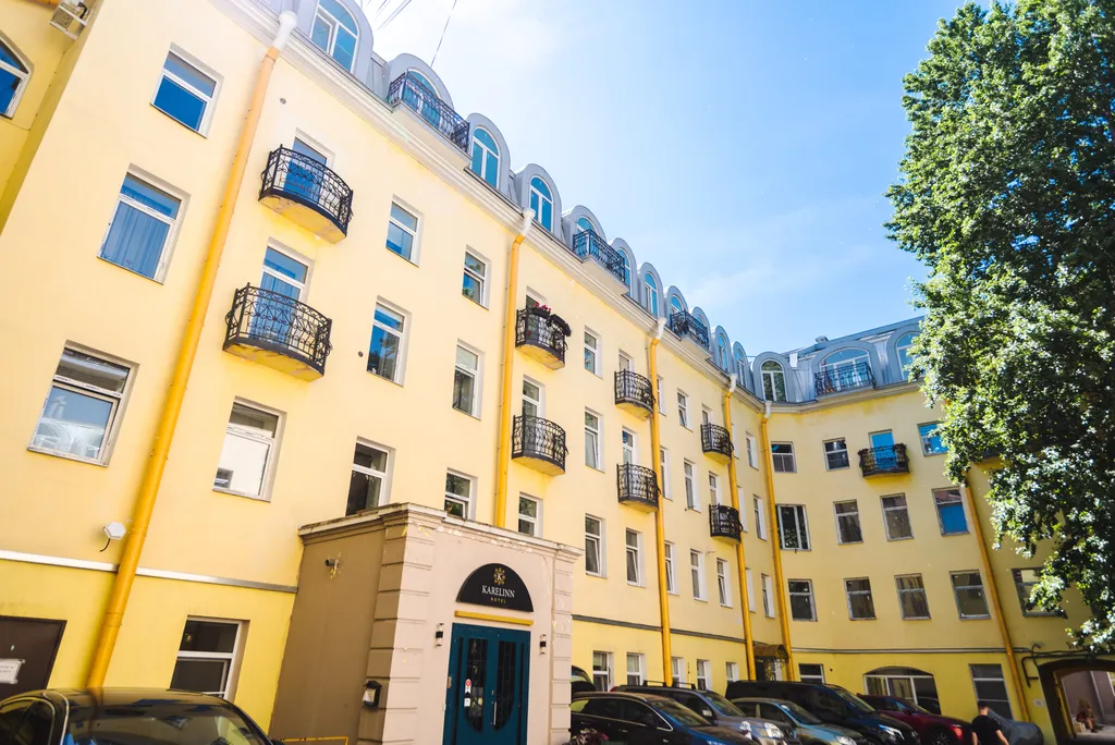 Квартира Квартира Deluxe Yellow Yard с балконом и парковкой в самом центре — Санкт-Петербург