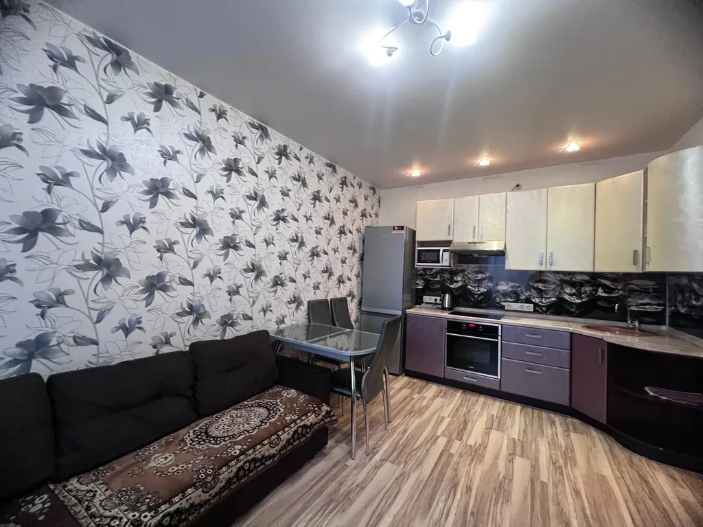 Квартира 2-комнатная Квартира — Свердловский