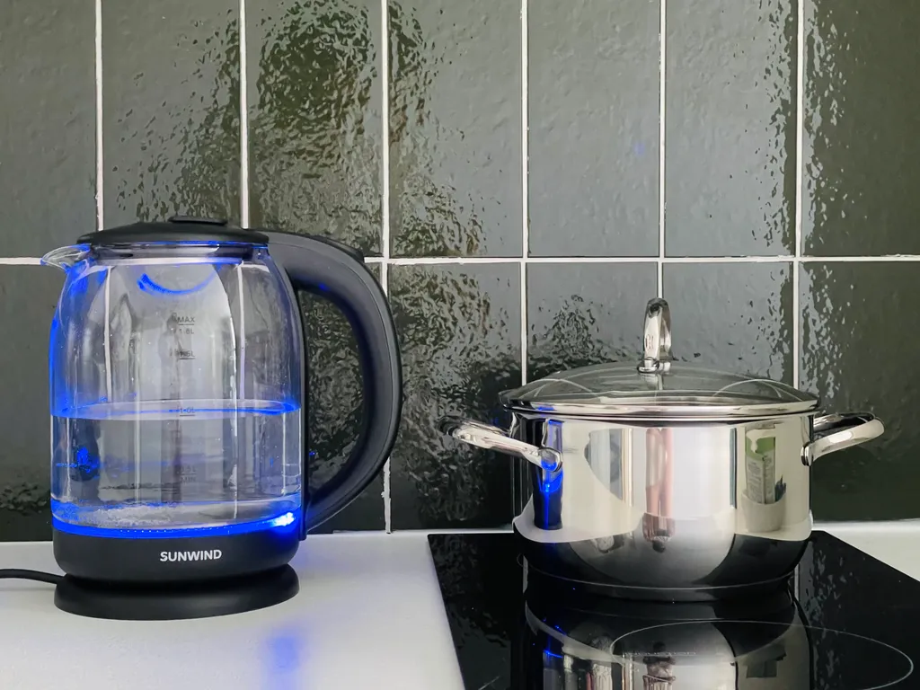 Новый дом, новая набережная, вид на Волгу центр академия