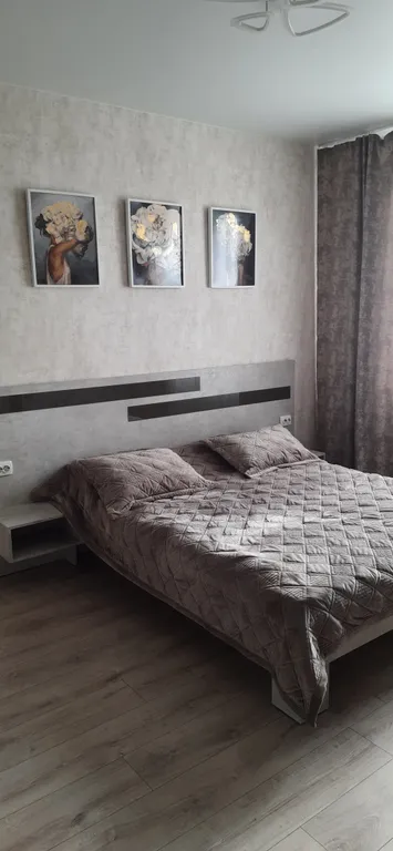 Квартира Yellow sofa (Желтый диван) ApartmentsУютная  квартира в элитном районе — Мирное