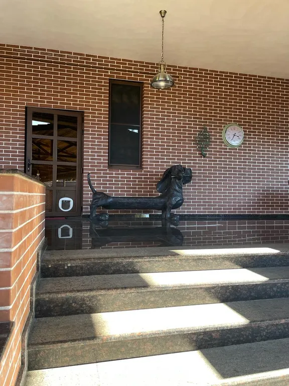 Дом "Вромса" на Хлебной - новый, брутальный, спокойный, комфортный.