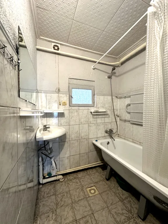 Уютная часть дома с просторным местом отдыха вблизи термальных вод