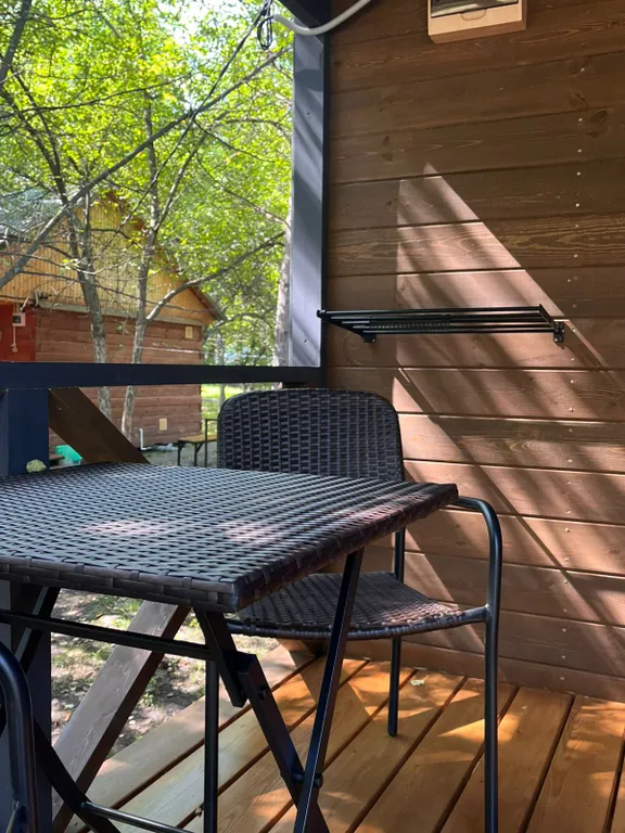 Домик в лесу с панорамным окном