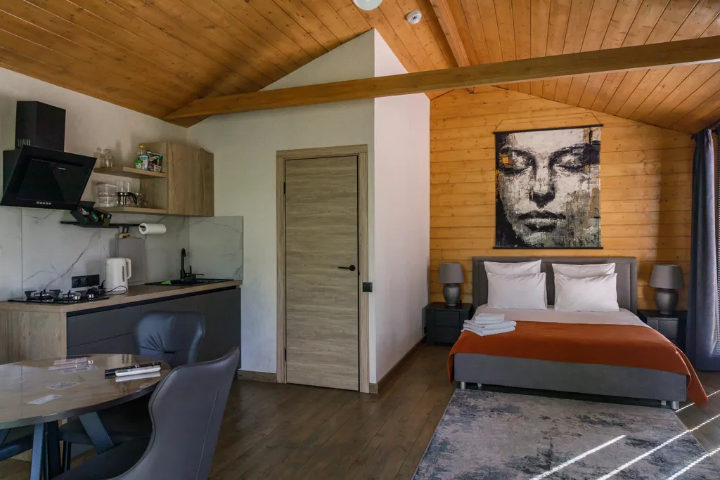 Коттедж у реки в центре Звенигорода