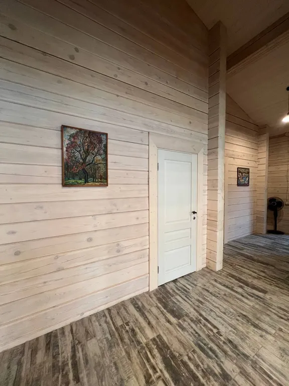 Сказочное шале в лесу