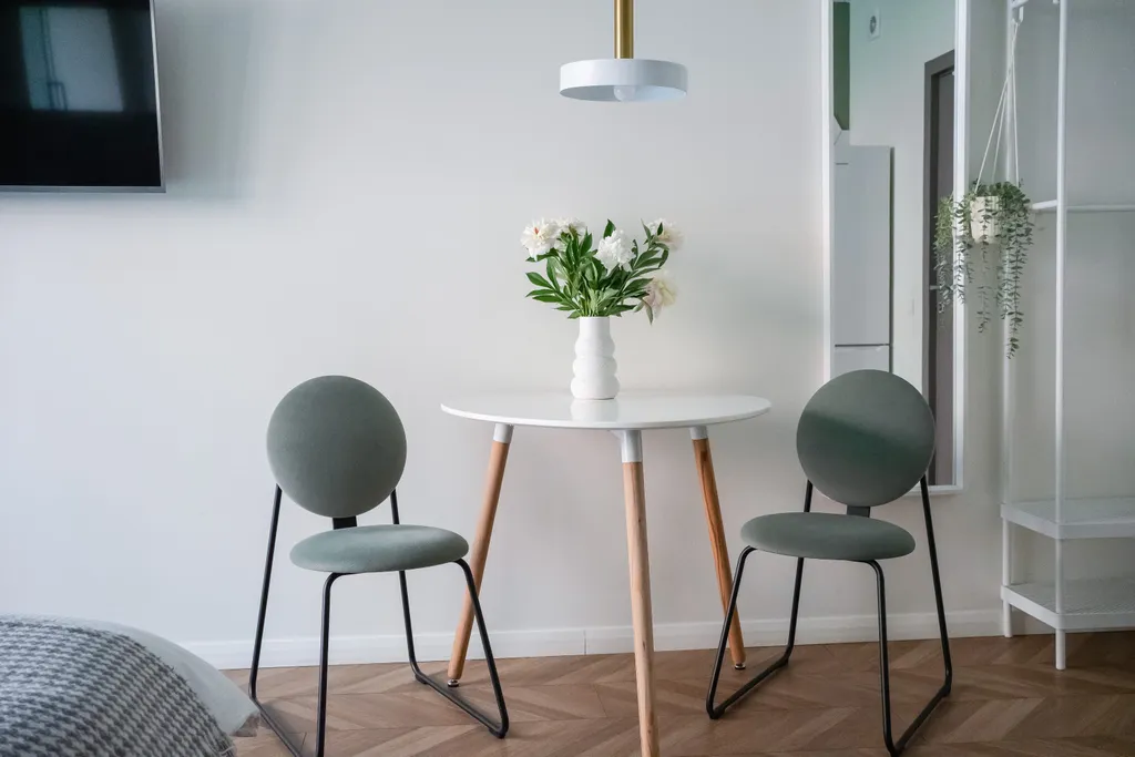 Квартира Квартира Стильная студия Оливковая с балконом и качелью — Калининград