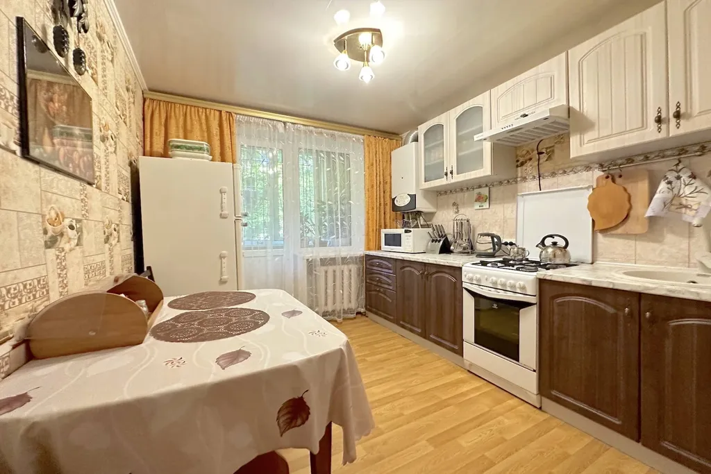 Квартира 2-комнатная Квартира — Феодосия