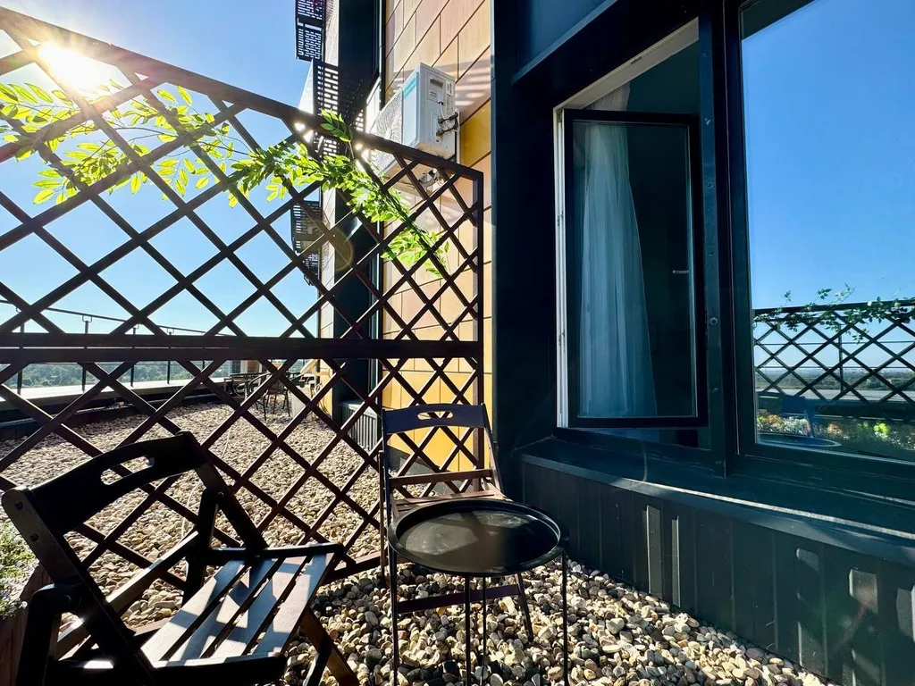 Стильная студия на двоих рядом с Термы Видное