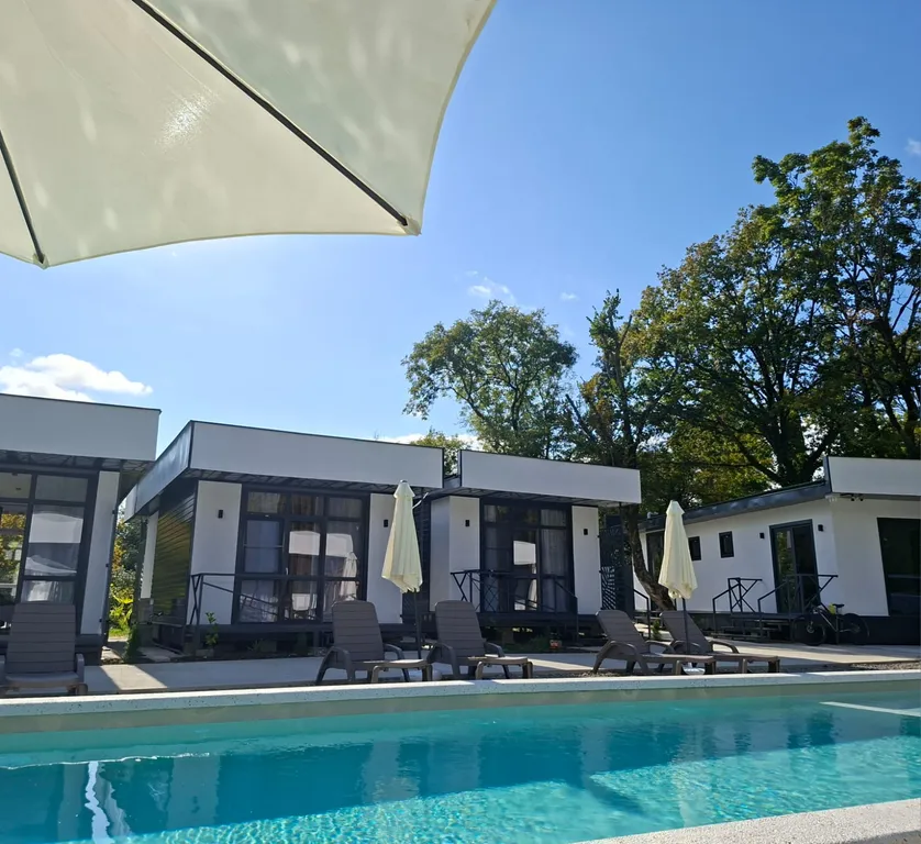 Уютные гостевые домики Колос