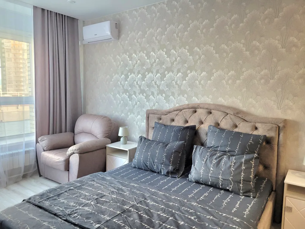 Квартира Квартира Шикарная студия в центре Взлетки — Красноярск