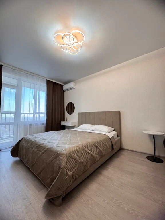 Просторная , уютная, с шикарным видом на Китай и ночной город