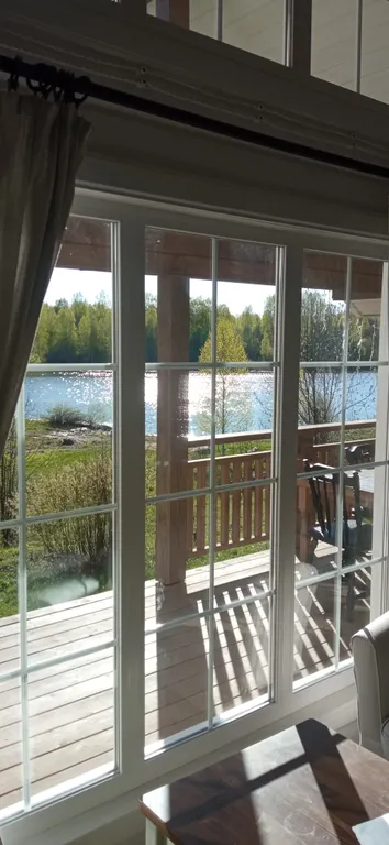 Дом с сауной на берегу реки