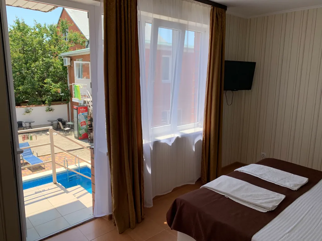 Уютная студия возле бассейна