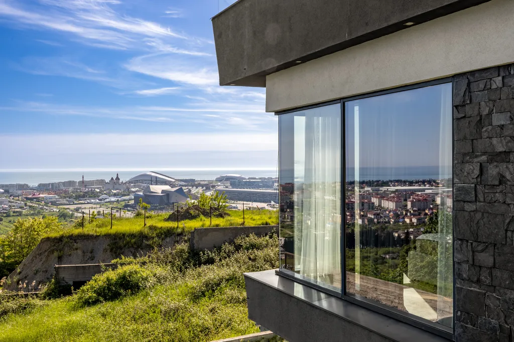 Дизайнерская вилла с видом на Олимпийский парк и море