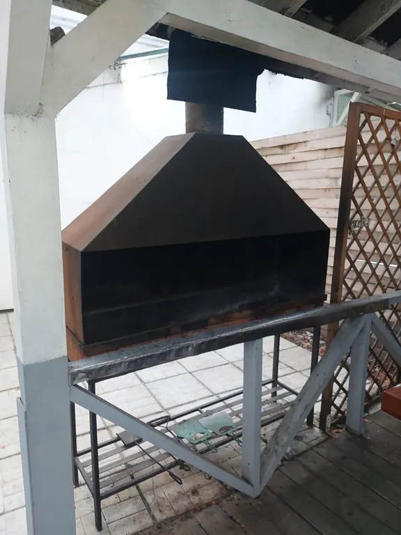 Белоснежная веранда и усадьба