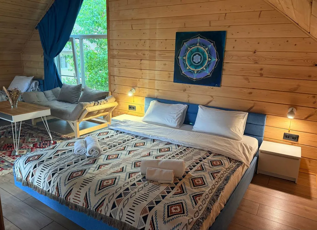 Дом Света с видом на горы в аутентичном пространстве Sunsvet