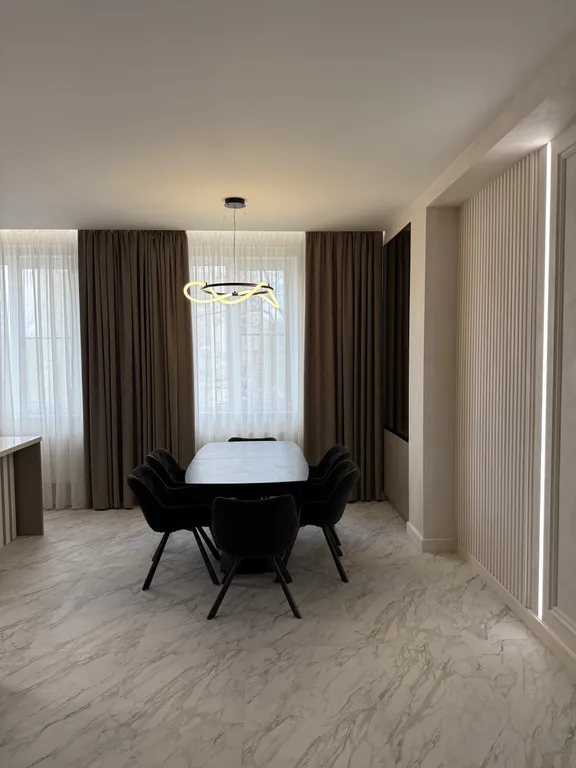 Просторная квартира с дизайнерским ремонтом