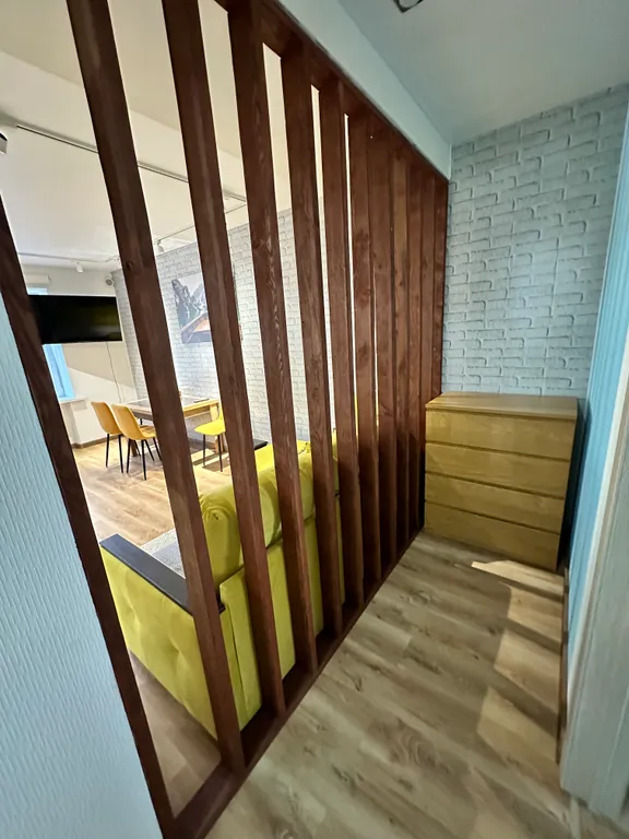 Просторная квартира с отдельным входом возле гипермаркета Перекресток