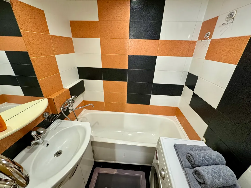 2-комнатная на Дикопольцева