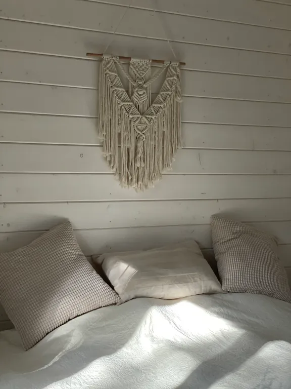 Вилла с банным чаном на берегу водоёма