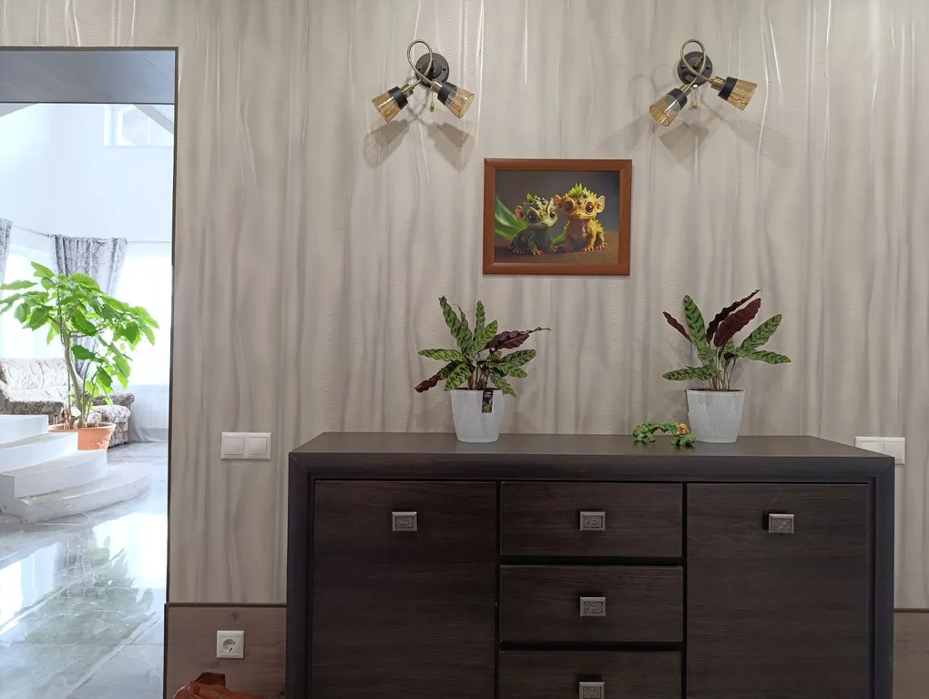 Уютный домик в деревне с беседкой и мангалом на улице