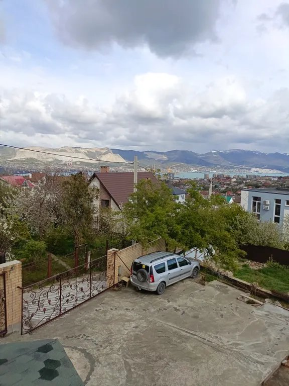 Уютный дом с прекрасным видом в тихом районе