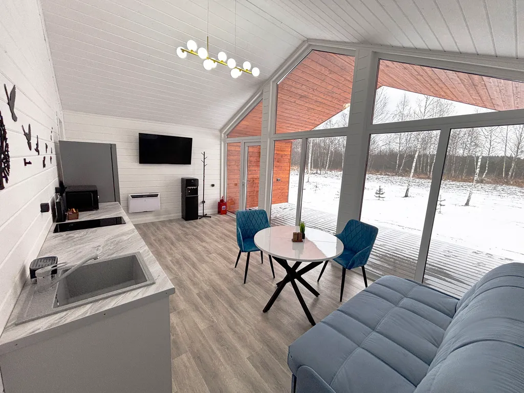 Коттедж у озера